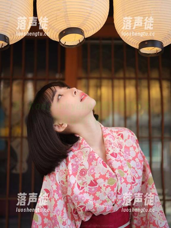 看！Kang Inkyung用嘴创造的艺术，图库在线下载中！